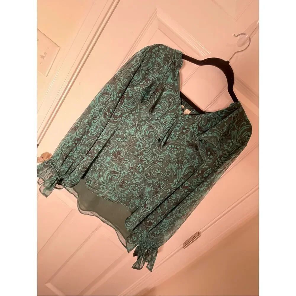 Cato women’s blouse green and black size XL long sleeve
